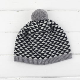 Triangle pom pom hat - monochrome