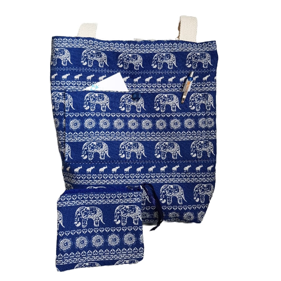 Tote bag: elephants on blue, with purse