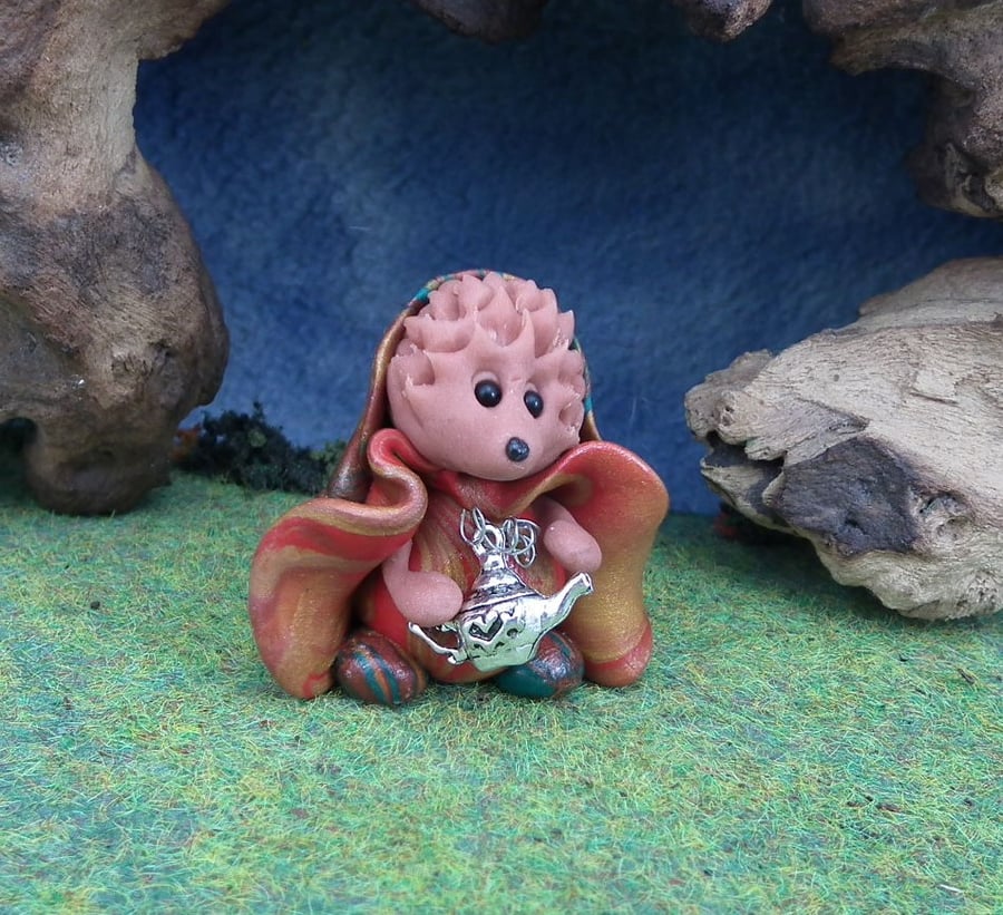 High'n'Over Hedgehog 'Helena' OOAK Sculpt by Ann Galvin Gnome Village