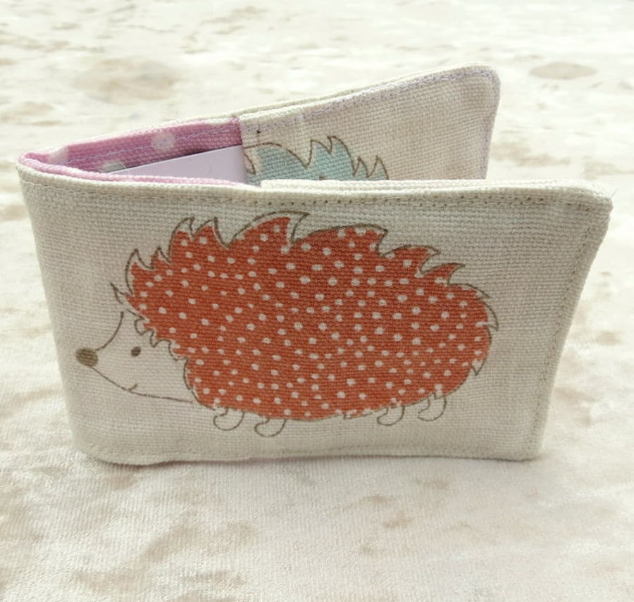 Travelcard Sleeve.  Oyster card cover.  Hedgehogs design.