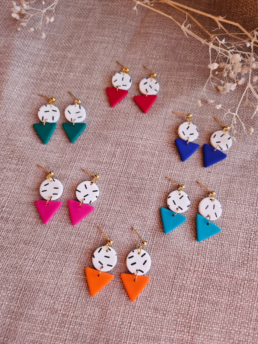 Small colour pop dangles