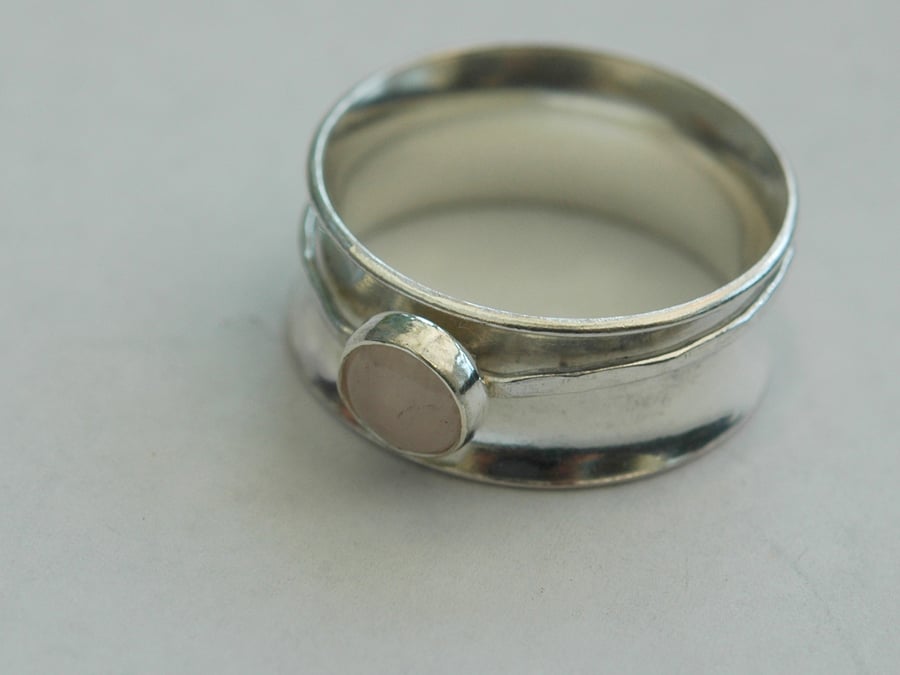 Silver Spinner Ring with Rose Quartz Gemstone, size O