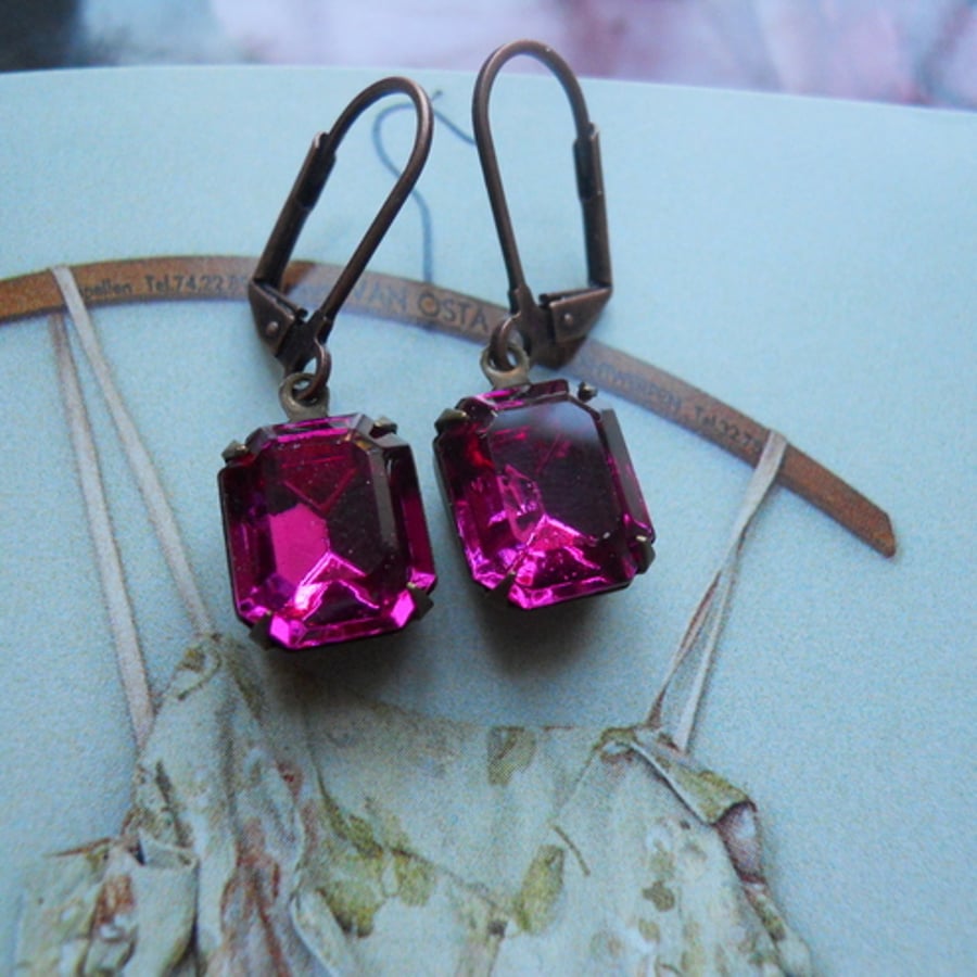  Vintage Fuchsia glass Jewelled earrings