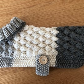 Knitted Small Dog Coat In An Aran Ombre Yarn With Tones Of Grey (R844)