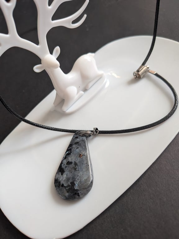 Handcrafted Stone Pendant with 44cm Rope Necklace