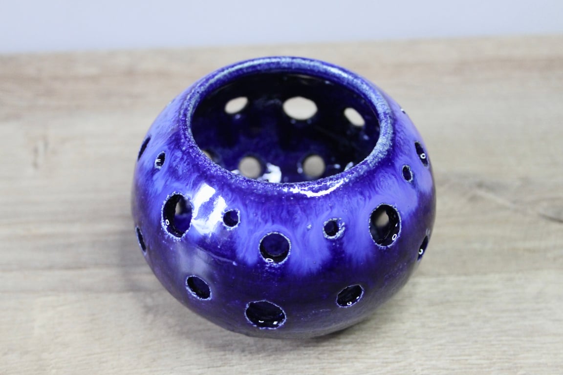 Dark blue candle holder 