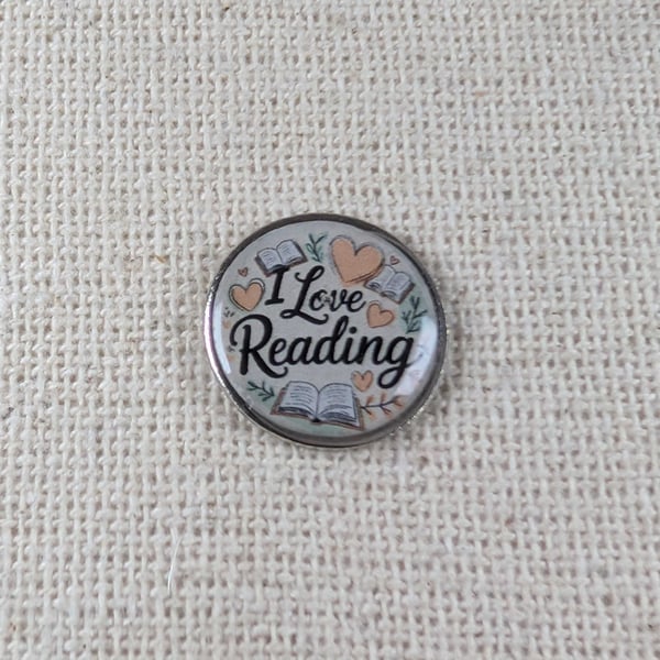 I Love Reading - Book Lover Themed Badge - Large Resin Topped Pin Badge