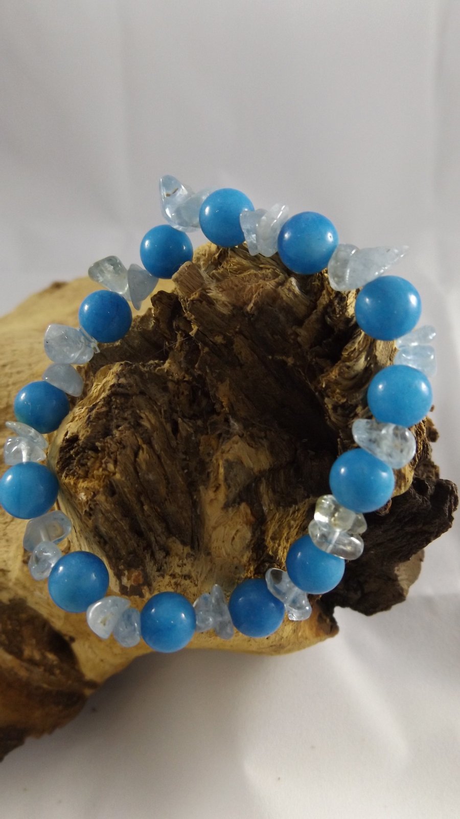 Turquoise Quartzite and Aquamarine stretch bracelet