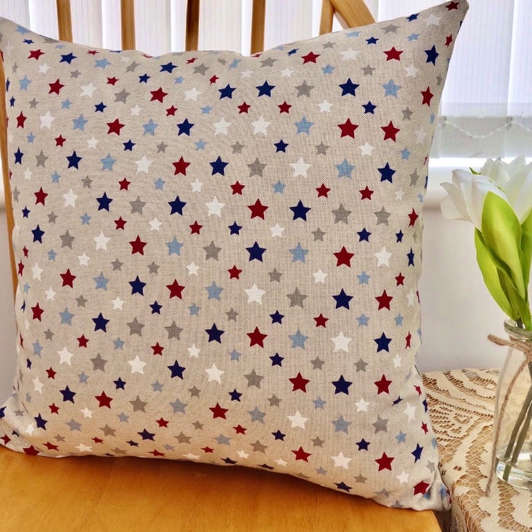 Cushion: Stars design, Double Sided with pad and zip fastening 