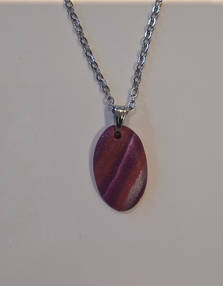 Oval pink pattern necklace
