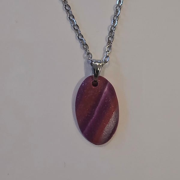 Oval pink pattern necklace