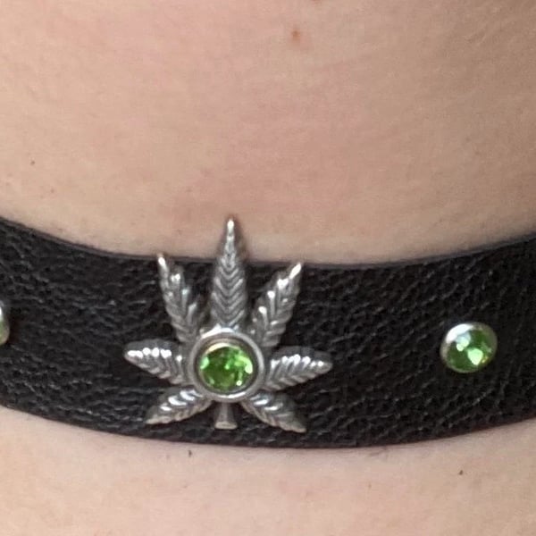 Black Leather Choker w 5 Light Green Gems (Hemp Pot Leaf center) FREE SHIP