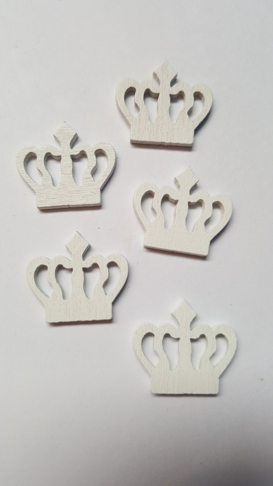 10 x Painted Wooden Shapes - 23mm - Crown - White 
