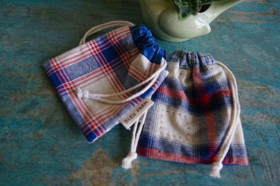 Vintage Fabric Drawstring Bag Small Essentials Bag EarPods Pouch