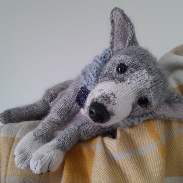 Grey Brindle Whippet Puppy, dotpebblesknits Design. 