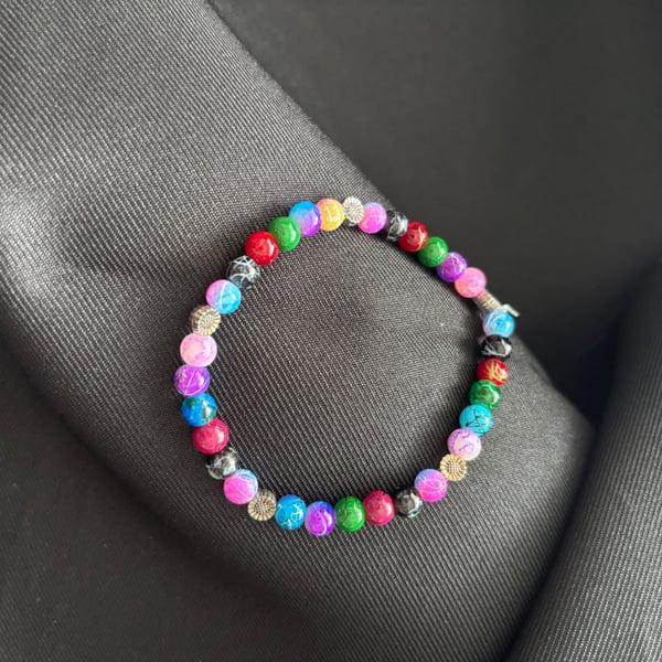 Handmade beadwork bracelet. 16cm. Delicate small beads. 