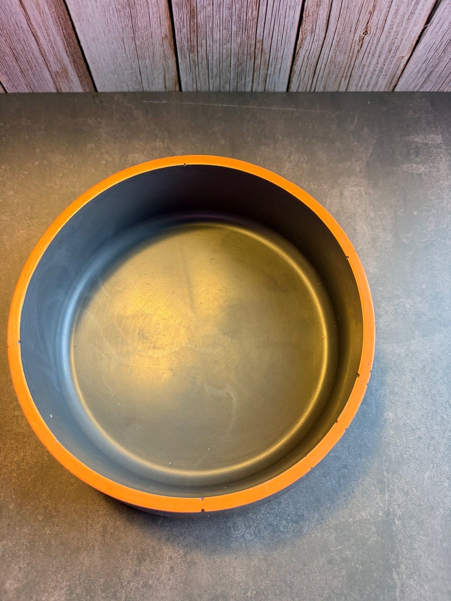 Handcrafted Jesmonite Bowl – Charcoal & Terracotta Edge