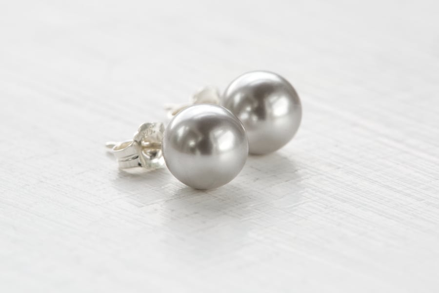 Handmade 925 Sterling Silver Stud Earrings with Swarovski Pearl
