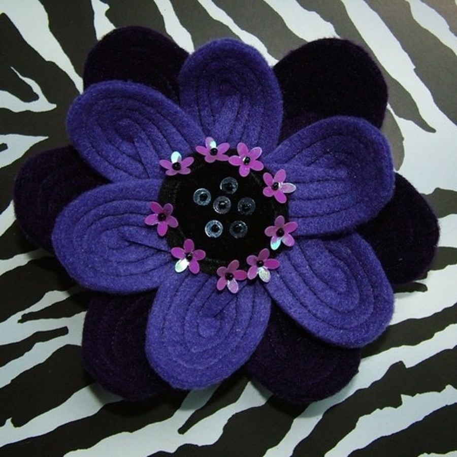TWO TONE PURPLE FLOWER CORSAGE