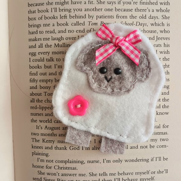 I love EWE (white) Spring lamb bookmark (pink)
