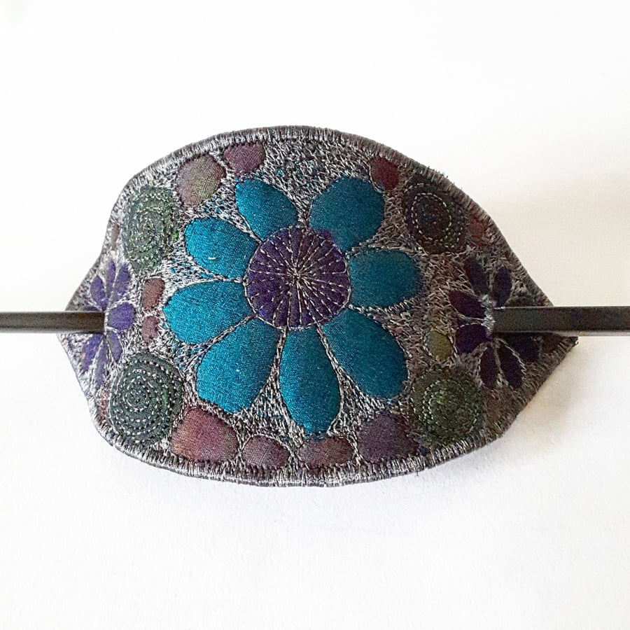 Pony Tail Holder with Black Lacquer Stick 