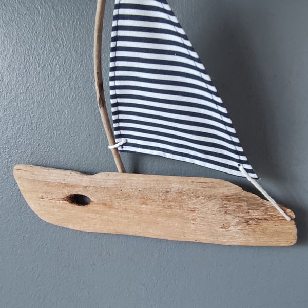 Driftwood small sailboat - wall decoration with hanger