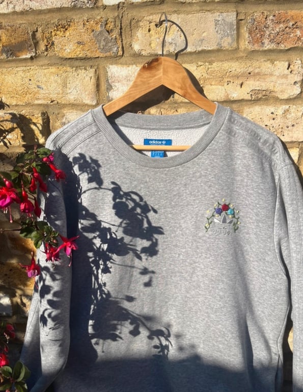 Hand-Embroidered Light Grey Adidas Jumper – Rose Detail – One of a Kind – XL