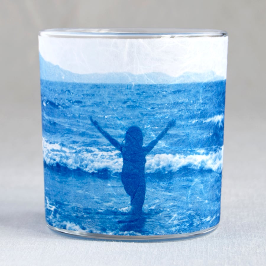 Figure Silhouette in Sea delicate candle holder blue & white  