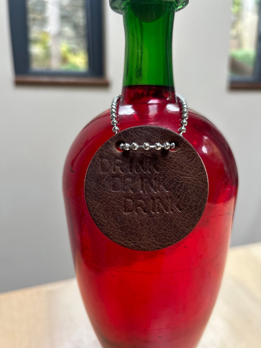 Leather tag for bottle or decanter