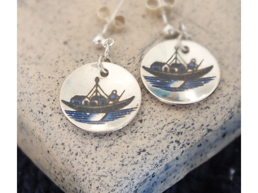 Silver earrings featuring Willow Pattern boats