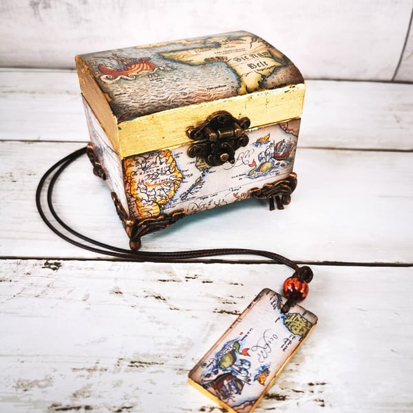 Vintage Map Pendant & Treasure Chest Gift Set: Gilded Wooden Keepsake