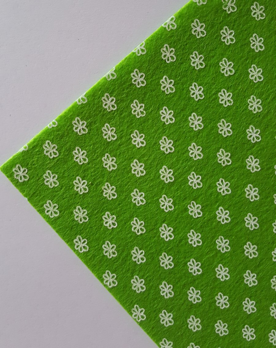 1 x Printed Felt Square - 12" x 12" - Flowers - Bright Green 