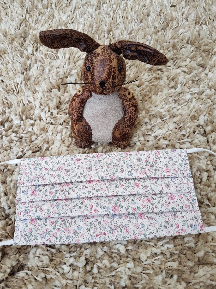 Adult face covering – Pink and lilac tiny flowers