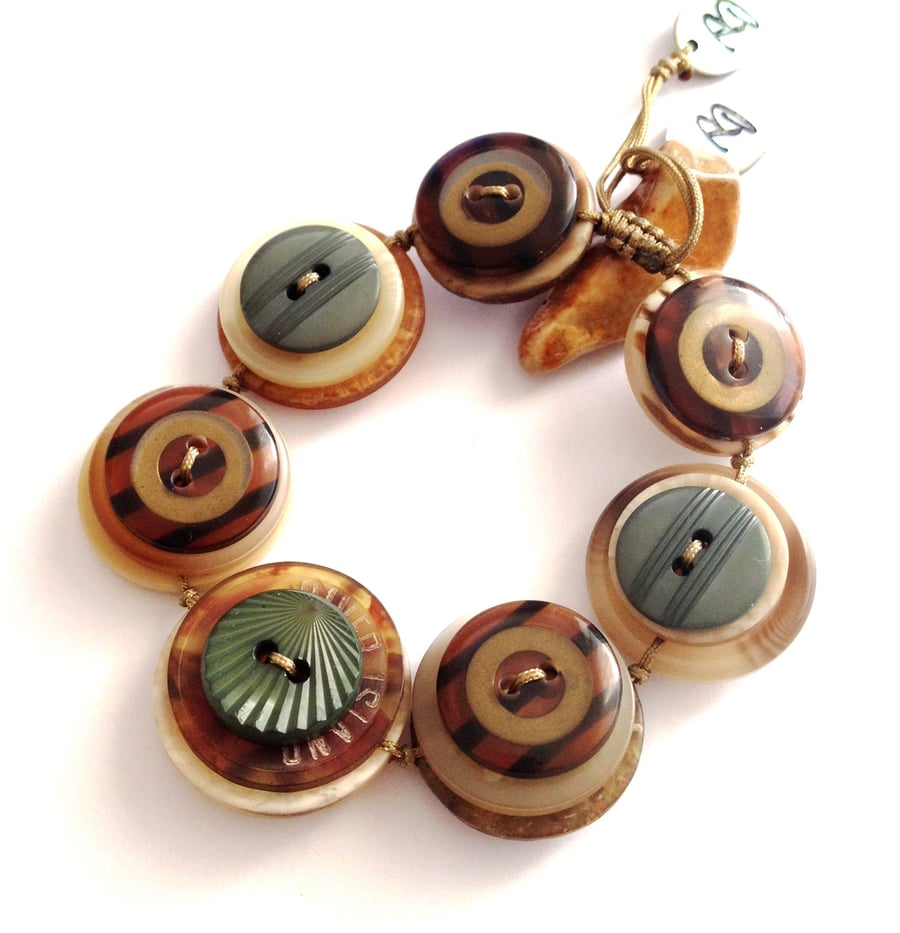 ON SALE -FY-174  Vintage Buttons Handmade Bracelet