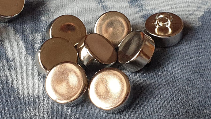 12.5mm 20L Silver slightly dimpled Buttons