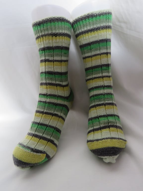 Hand-cranked Knitted Ribbed Wool Socks Size 8 to 9