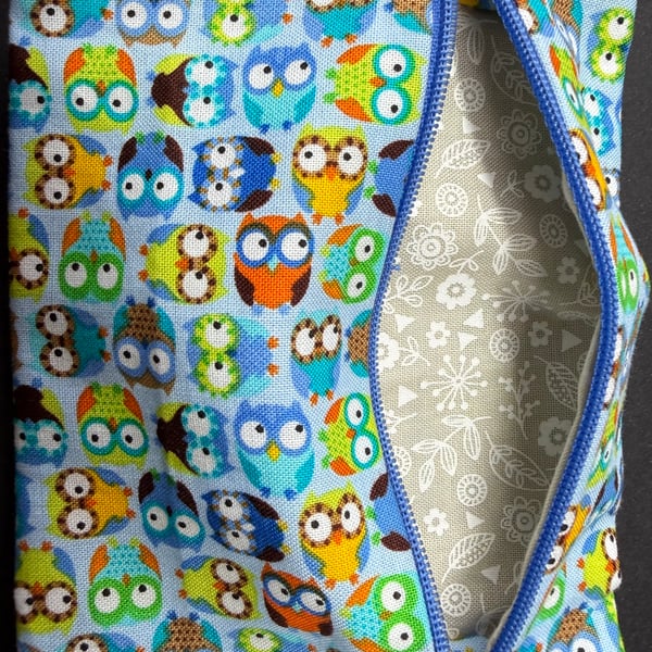 Small zipped purse - colourful owls on light blue