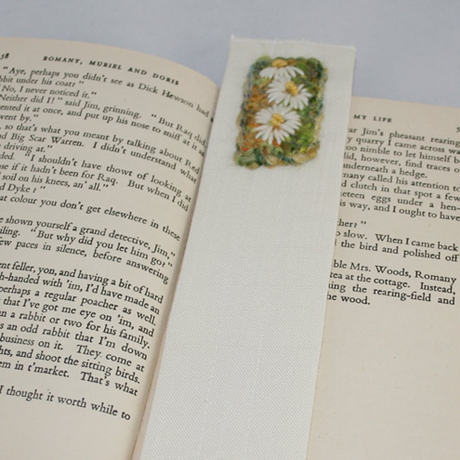 Summer Daisies Bookmark