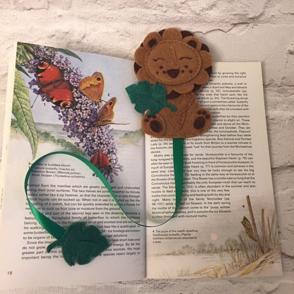 Felt lion bookmark, kids book gift, bookworm gift, childrens book gift,