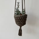 Crochet hanging planter - khaki 