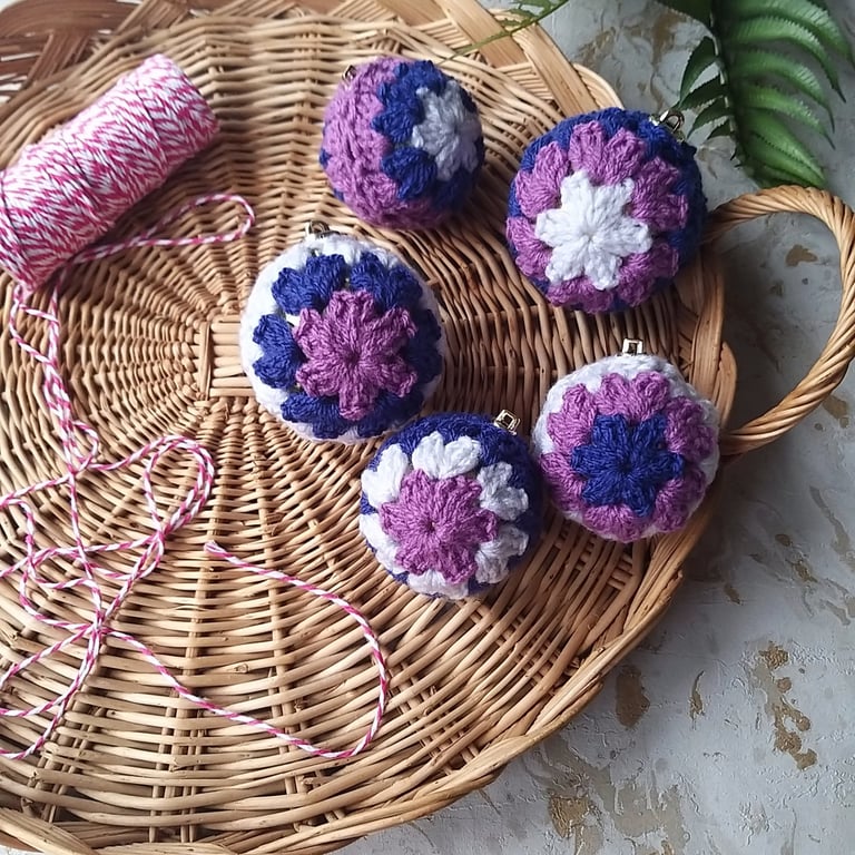 Summer Seconds Crochet Christmas Bauble Decoration Set of 5 Purple Mix 