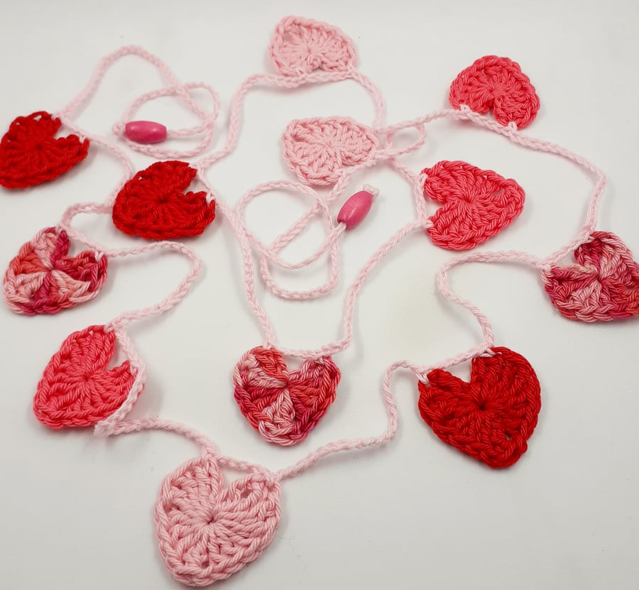 Crochet Red and Pink Hearts Garland 