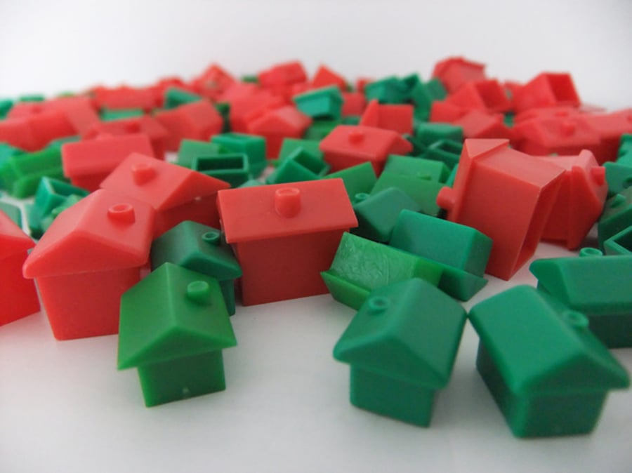 Monopoly Houses and Hotels – game pieces