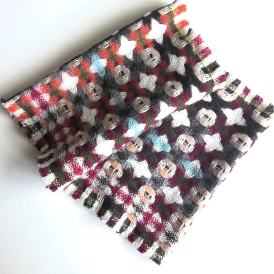 Handwoven Lambswool Cowl in Reds and Green 2