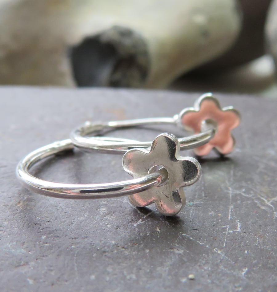  silver flower hoop earrings