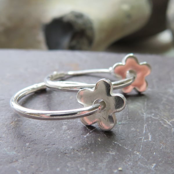  silver flower hoop earrings