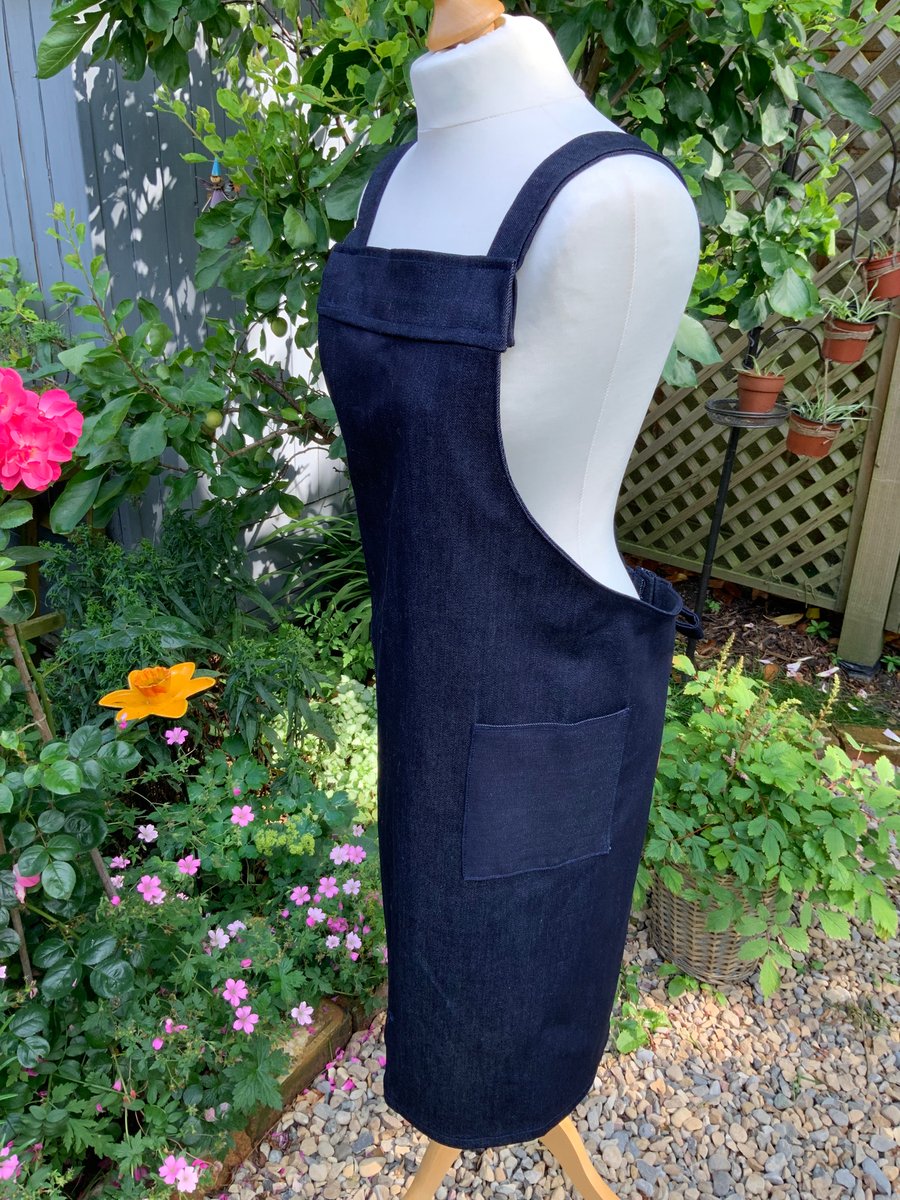 Adjustable Crossback Apron