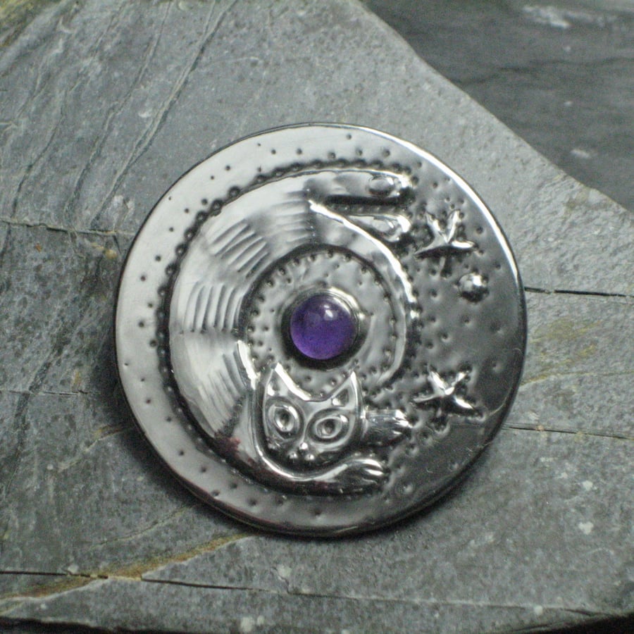 Leaping Cat Amethyst Brooch in Silver Pewter