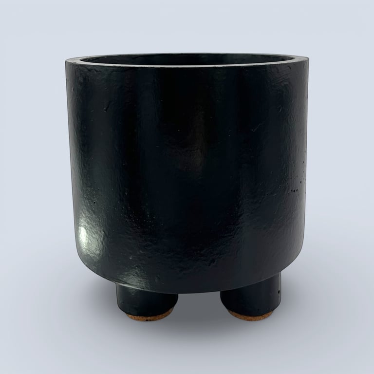 Perfectly Imperfect Large Black Three-Foot Plant Pot 15 cm