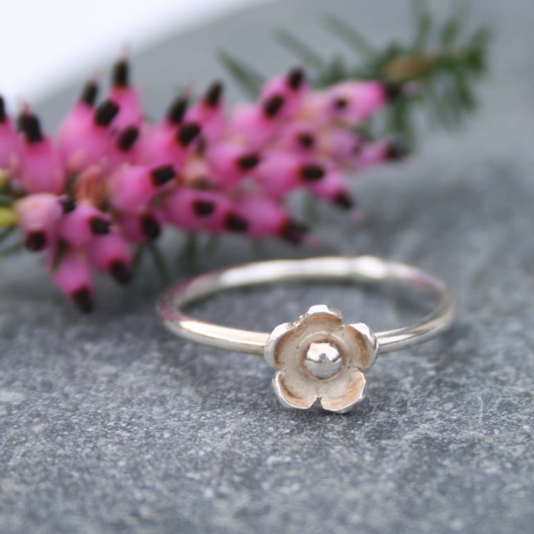 Sterling silver flower ring, dainty silver ring